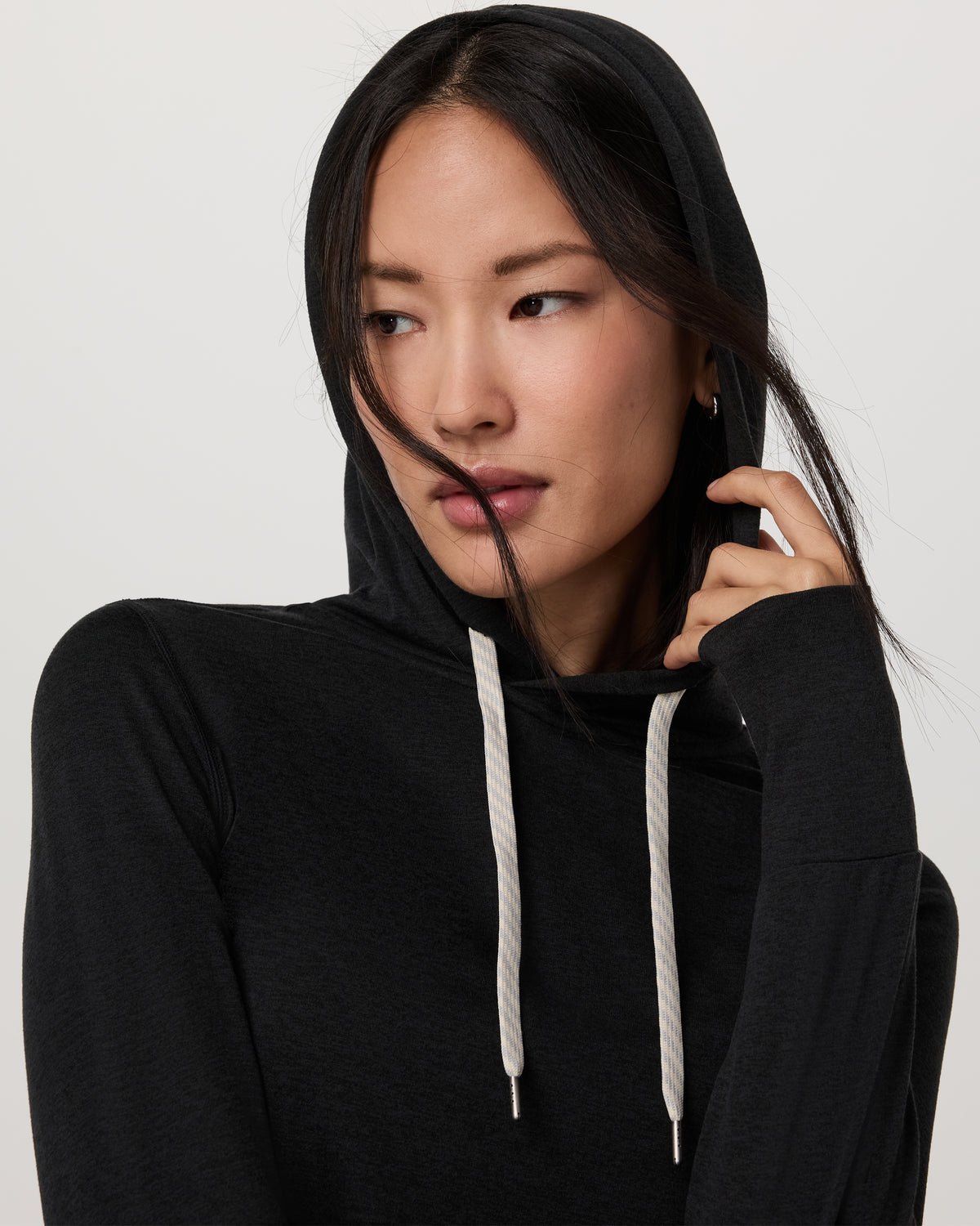 Halo Essential Hoodie Black Heather Sweatshirt - Vuori