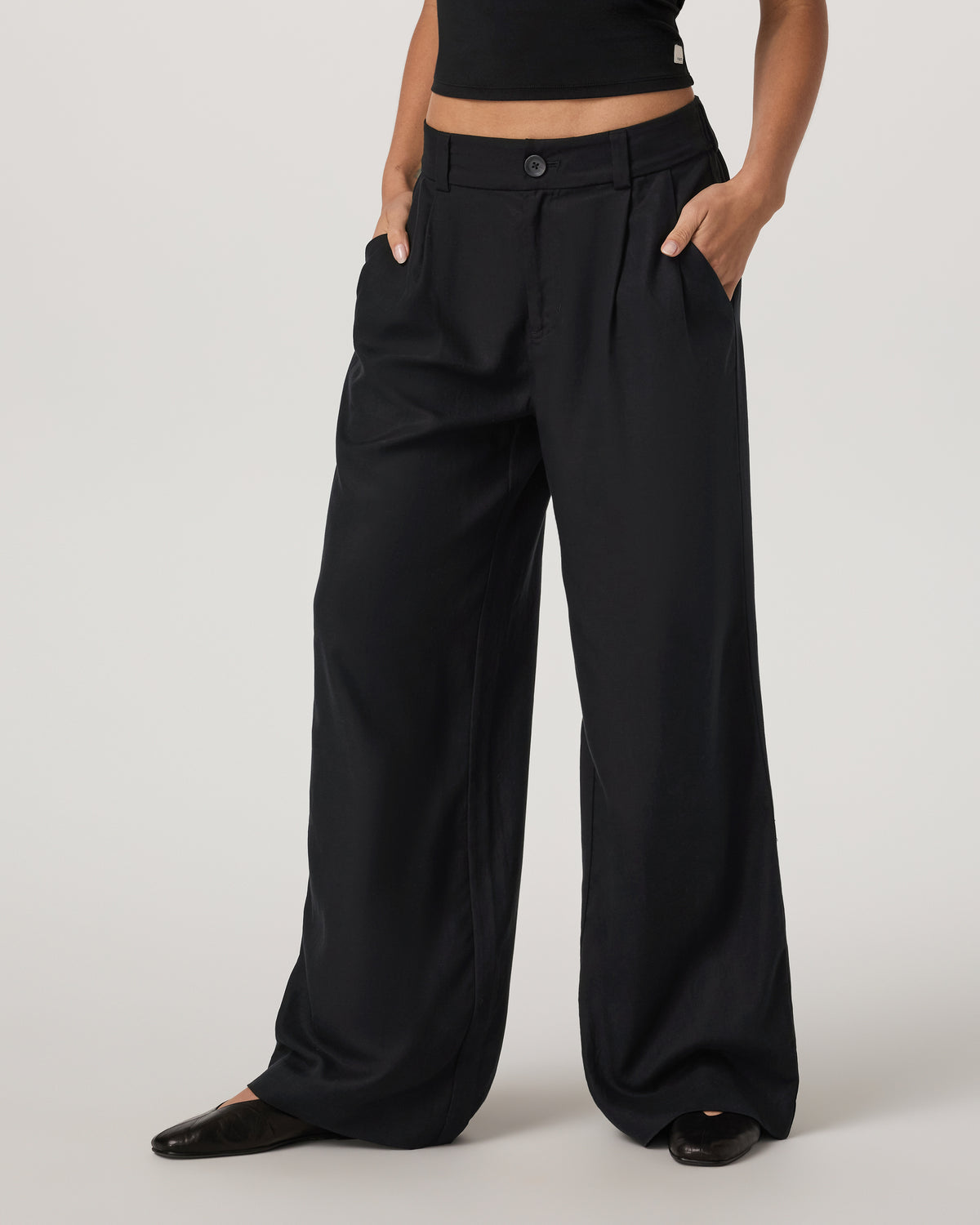 Trestles Twill Wideleg Women's Black Trouser Pants - Vuori
