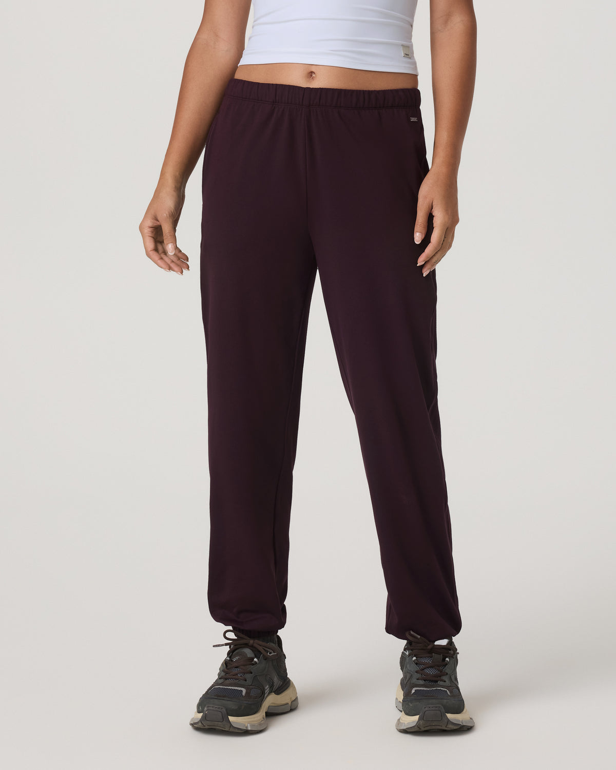 Halo Modern Sweatpant Women's Raisin Pants - Vuori