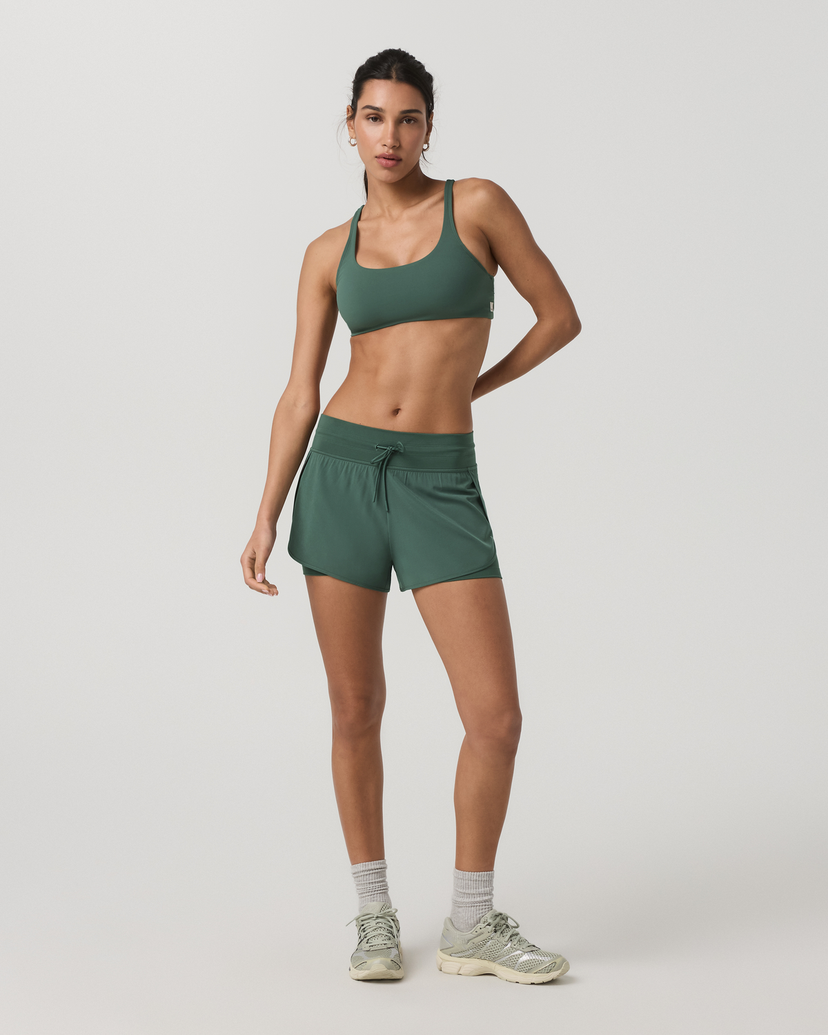 Yosemite Bra Women's Agate Green Strappy Sports Bra - Vuori