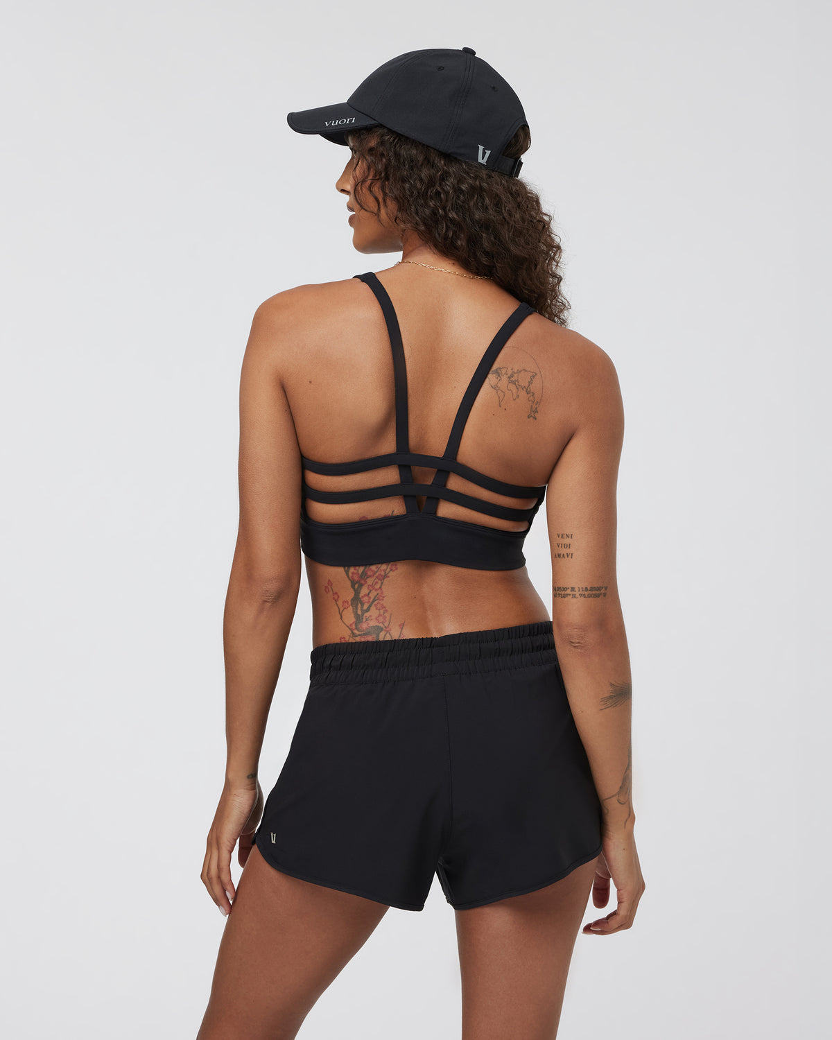 Yosemite Longline Bra Black Strappy Sports Bra - Vuori