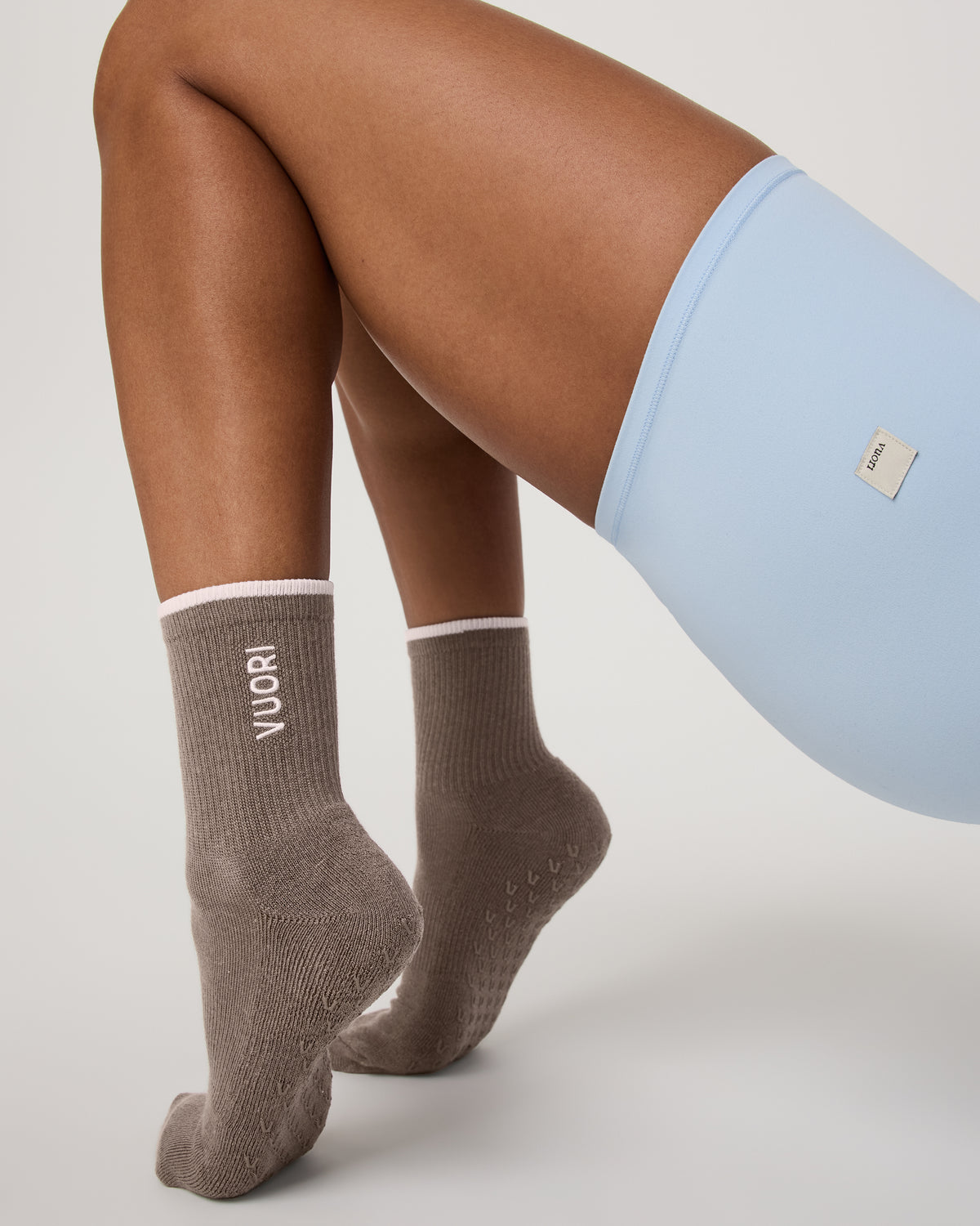 Half Crew Gripper Sock Smokey Taupe Grip Socks - Vuori
