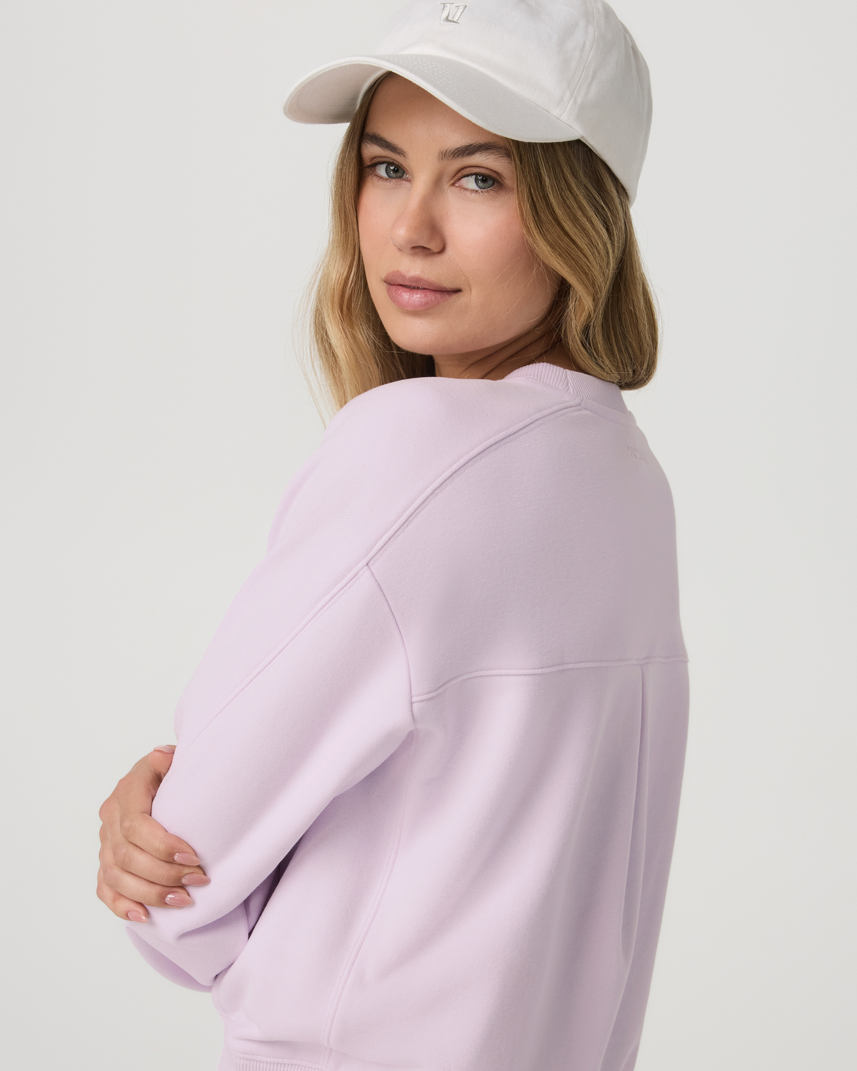Sedona Seams Crew Women's Lilac Breeze Sweatshirt - Vuori