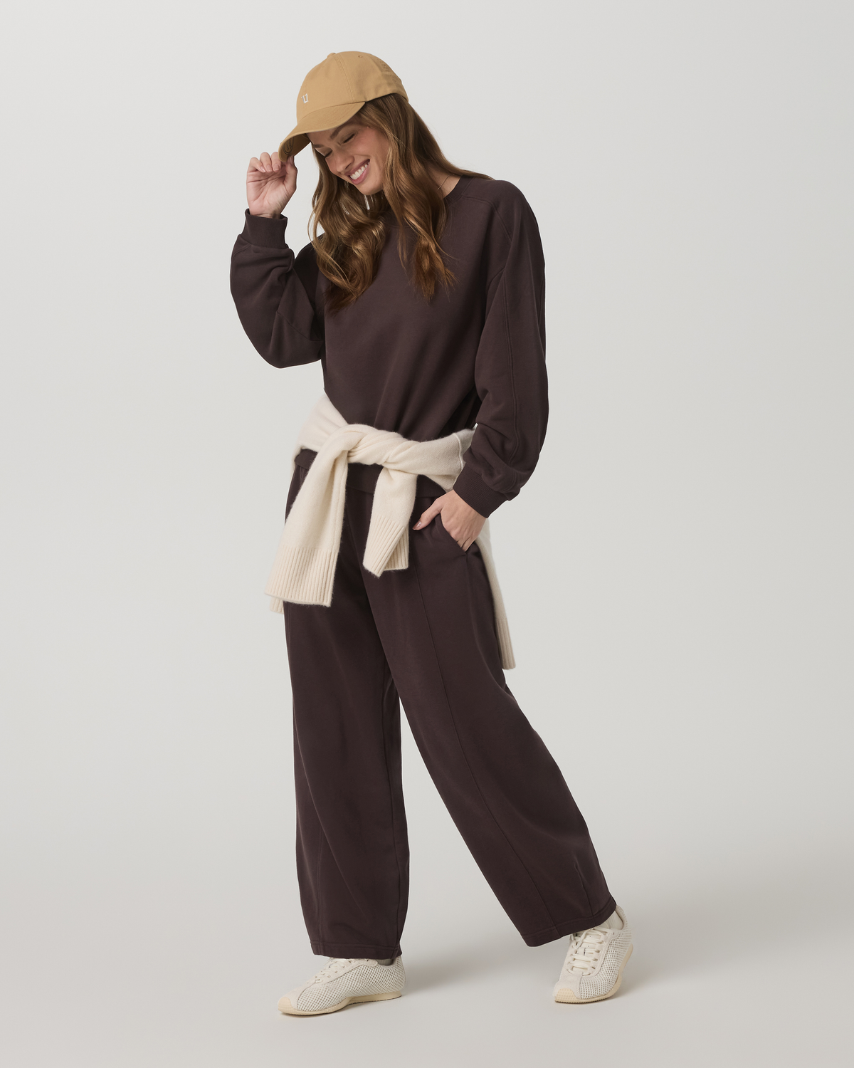Sedona Seams Crew Women's French Roast Sweatshirt - Vuori