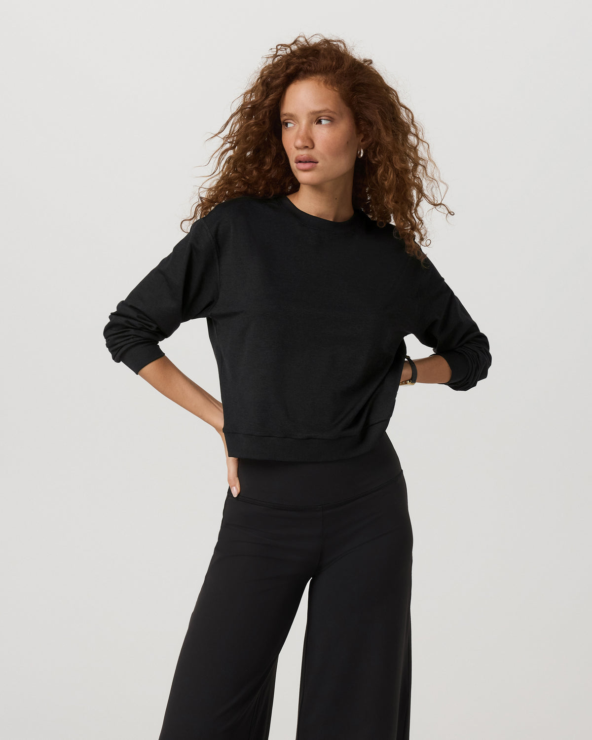 Halo Modern Crew Women's Black Heather Sweatshirt - Vuori