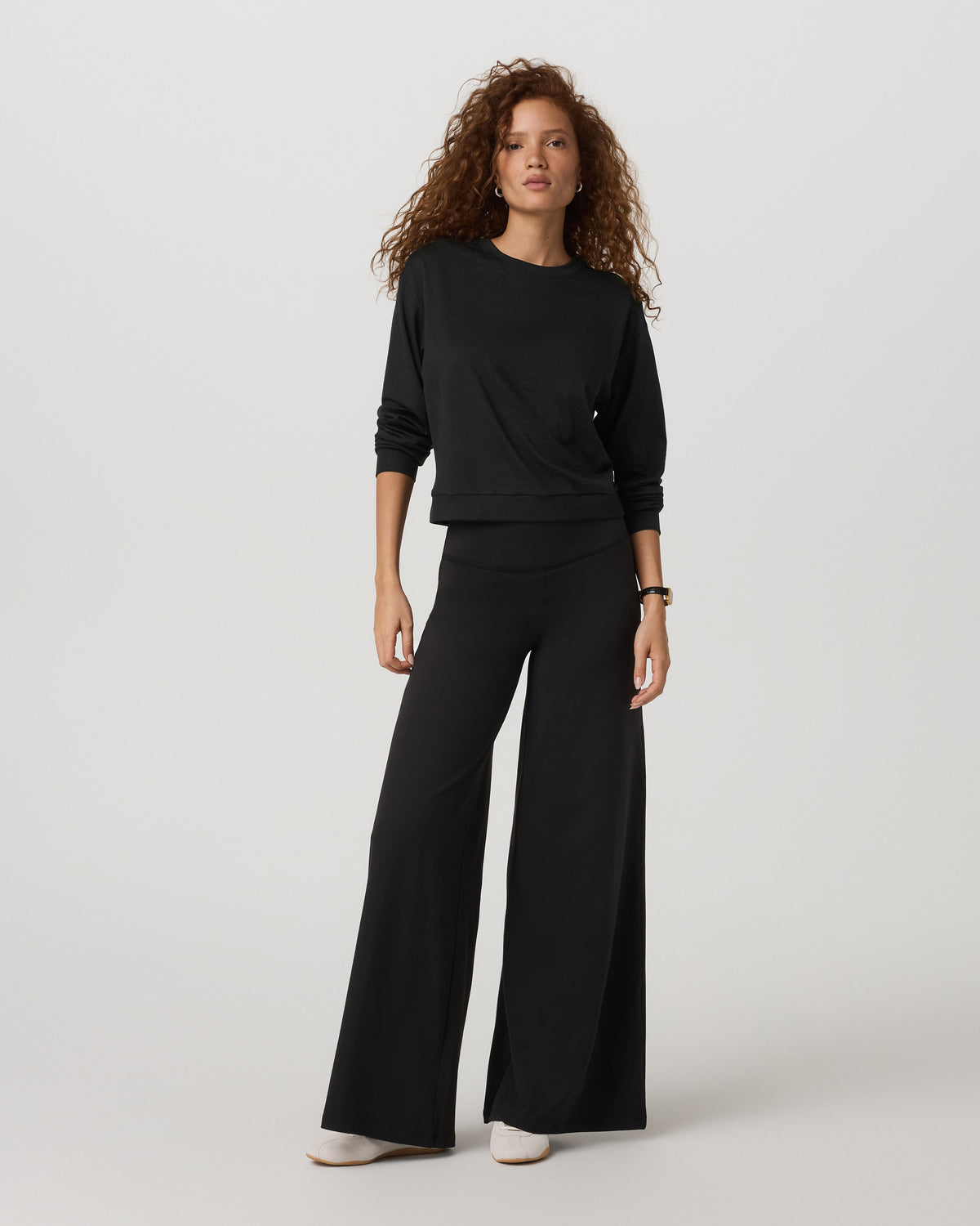 Halo Modern Crew Women's Black Heather Sweatshirt - Vuori