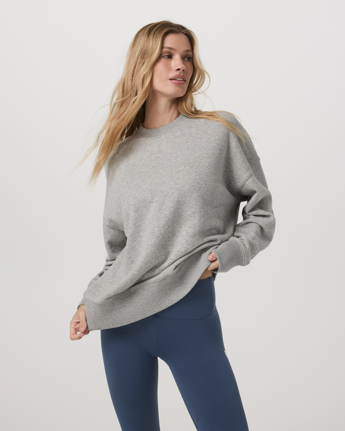 Sedona Weekender Crew Light Heather Grey Crewneck - Vuori