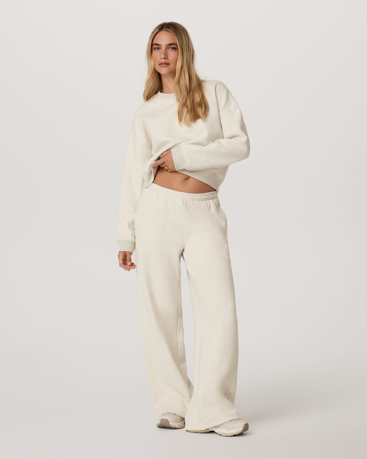 Restore Mini Crew Women's Bone Heather Crewneck - Vuori