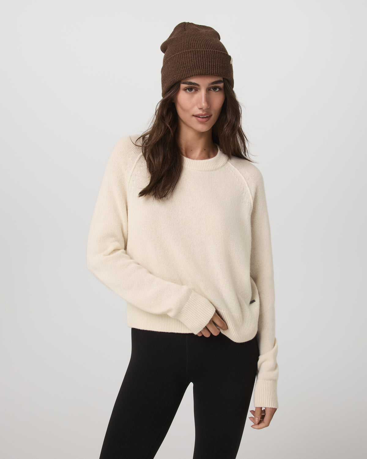 Émilie Cashmere Crew Women's Porcelain Pullover - Vuori