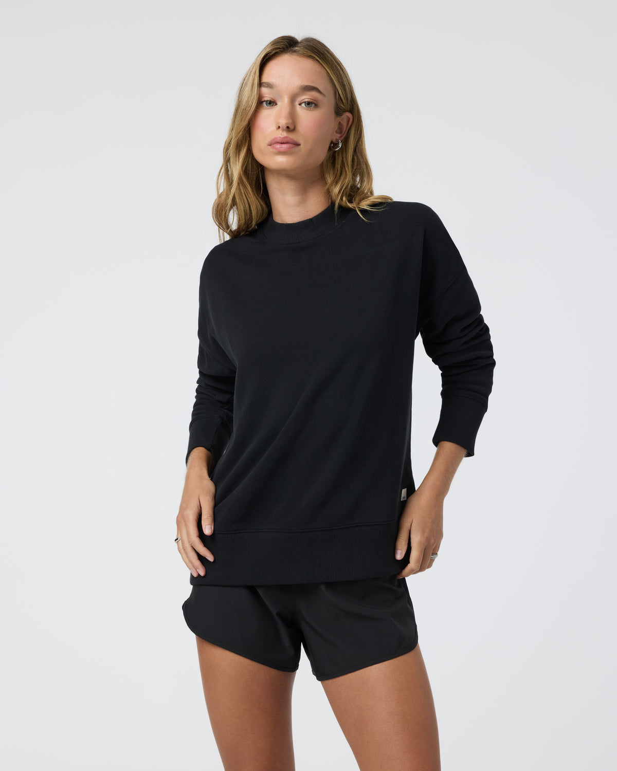 Sedona Weekender Crew Women's Black Pullover - Vuori