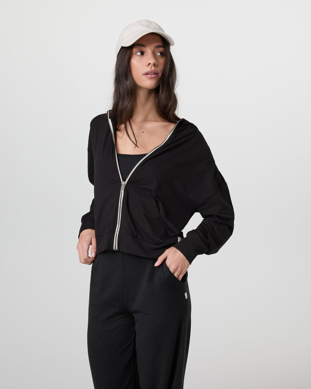 Halo Modern Full Zip Hoodie Solid Black - Vuori