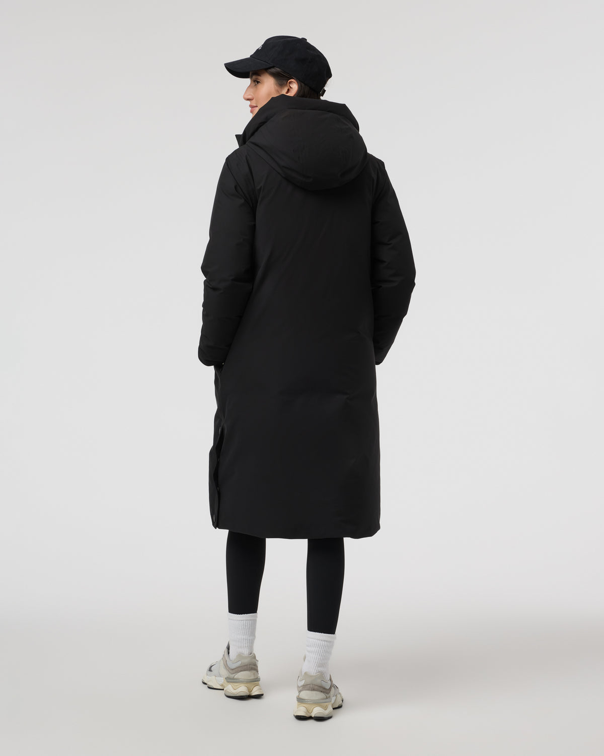 Icelandic Anorak Women's Black Waterproof Jacket - Vuori