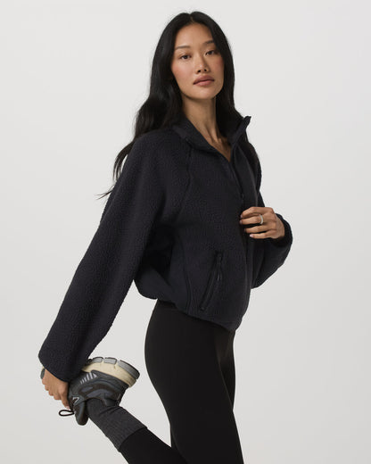 Alpine Jacket Women's Cozy Fleece Jacket in Black| Vuori - Vuori