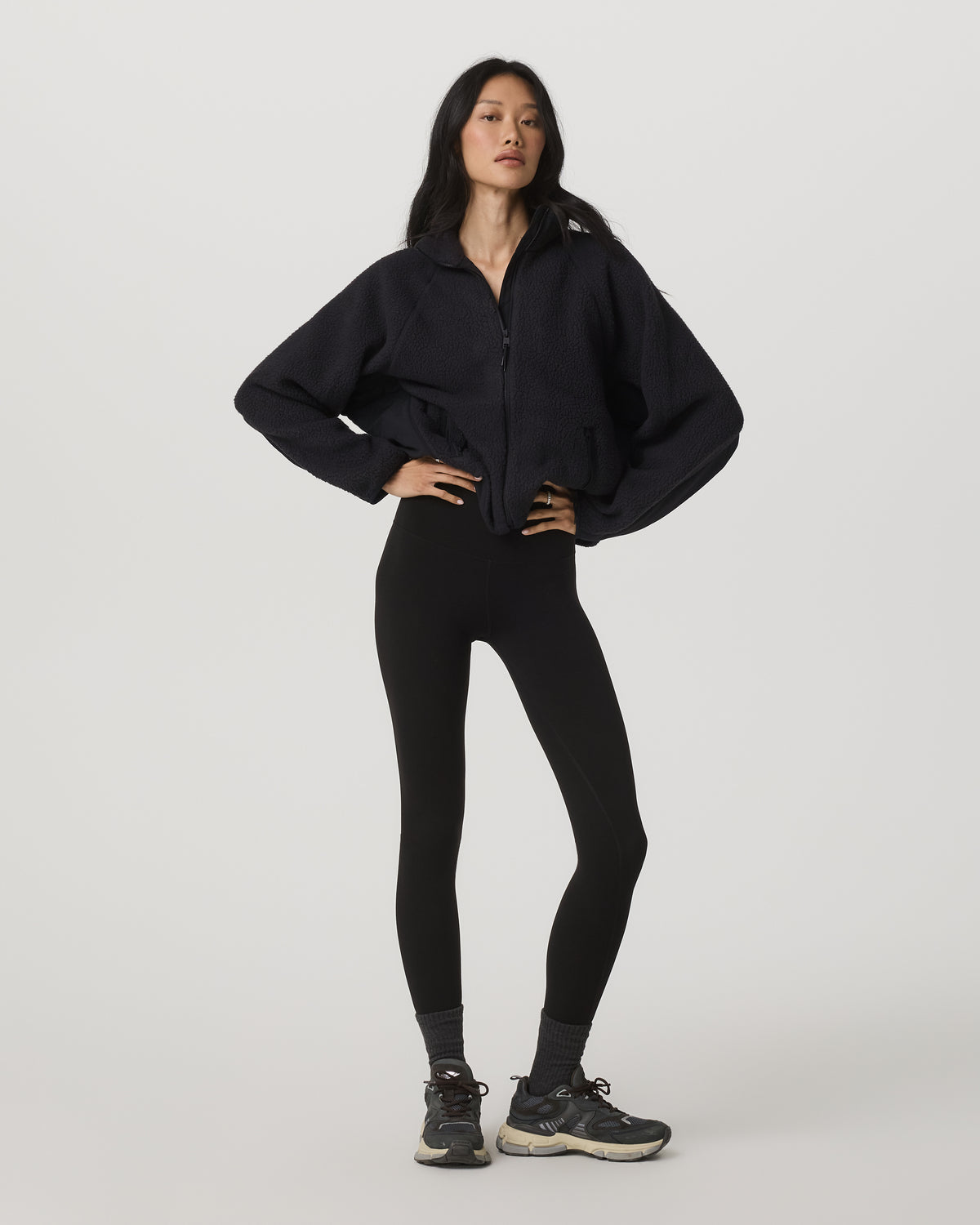Alpine Jacket Women's Cozy Fleece Jacket in Black| Vuori - Vuori