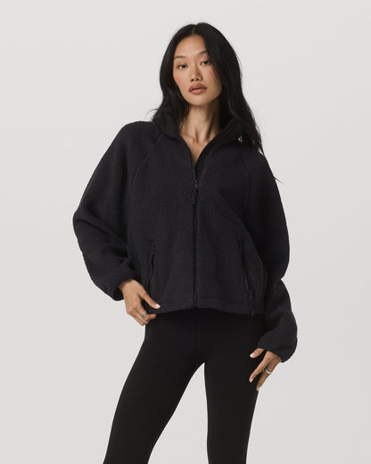 Alpine Jacket Women's Cozy Fleece Jacket in Black| Vuori - Vuori