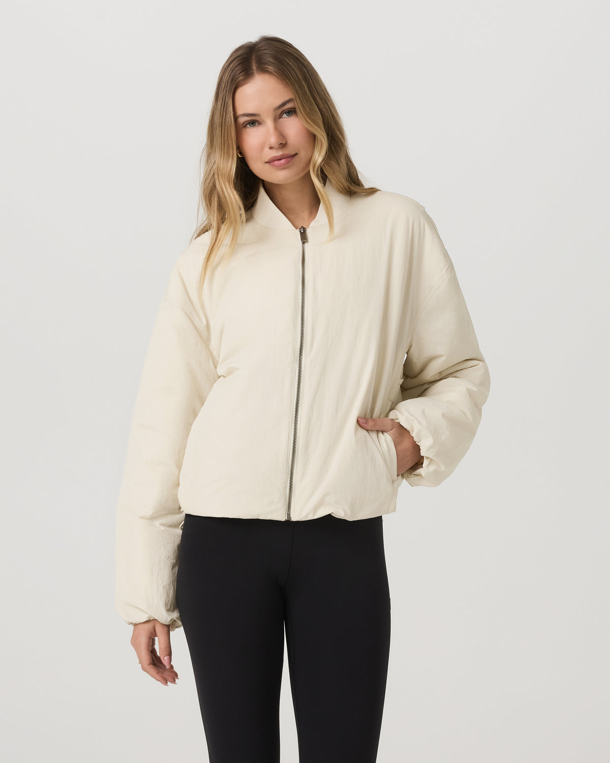 Lund Insulated Jacket Women's Bone Oversized Jacket - Vuori