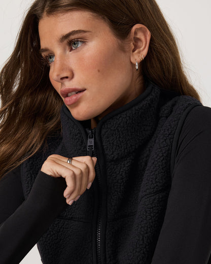 Alpine Vest Women's Black Fleece Vest - Vuori