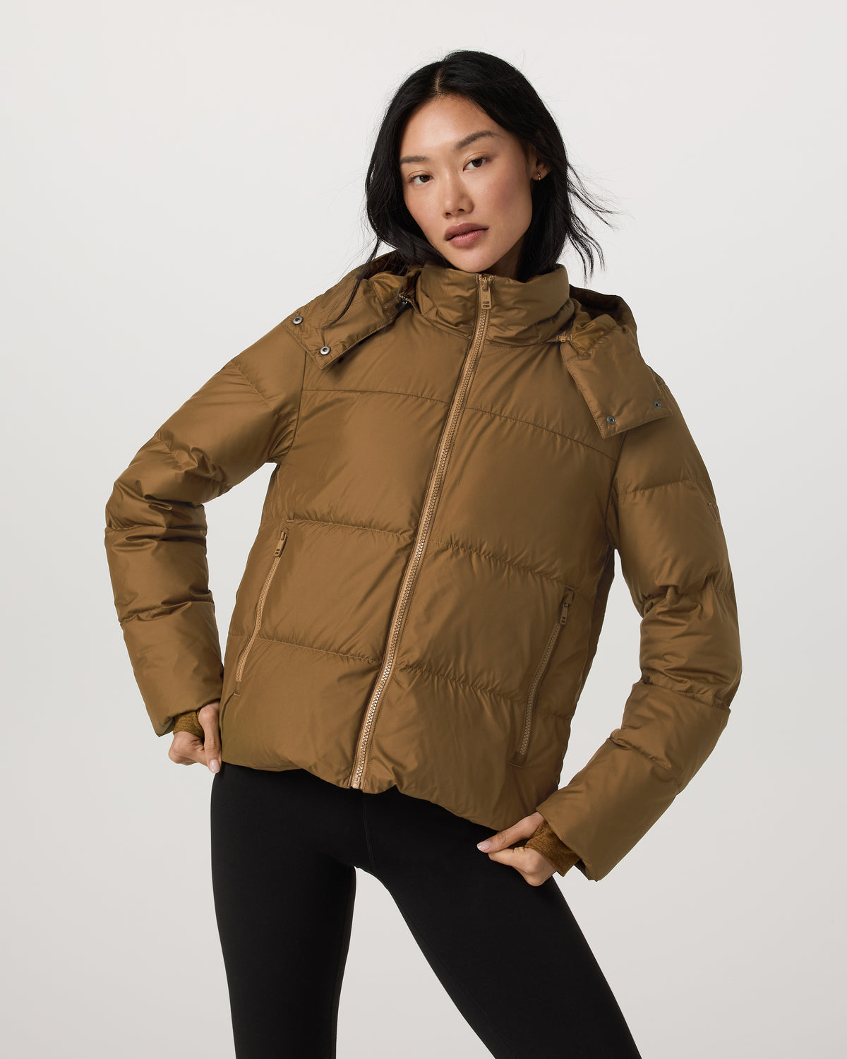 Alta Down Jacket Women's Puffer Jacket in Rum - Vuori