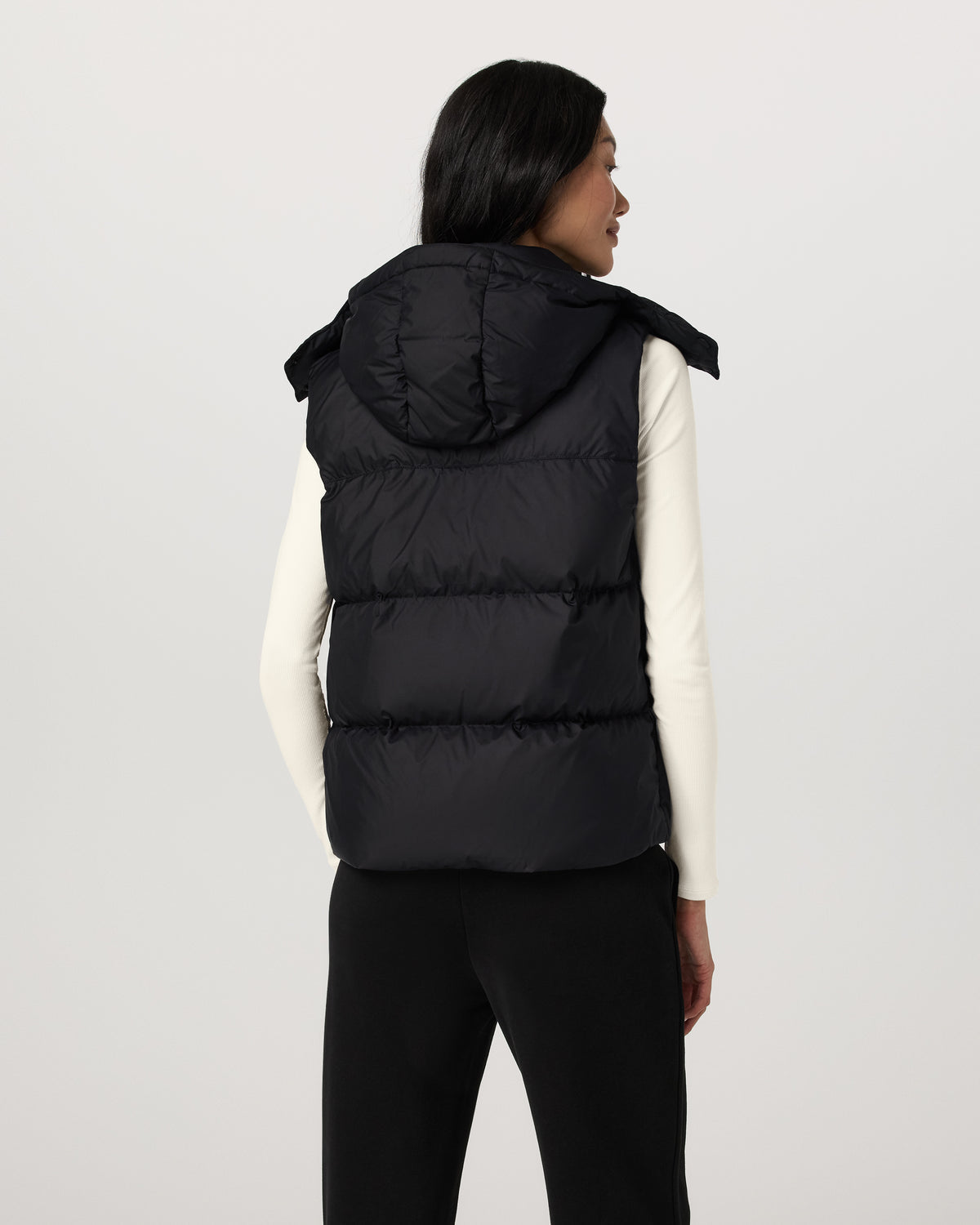 Alta Down Vest Women's Black Sleeveless Vest - Vuori