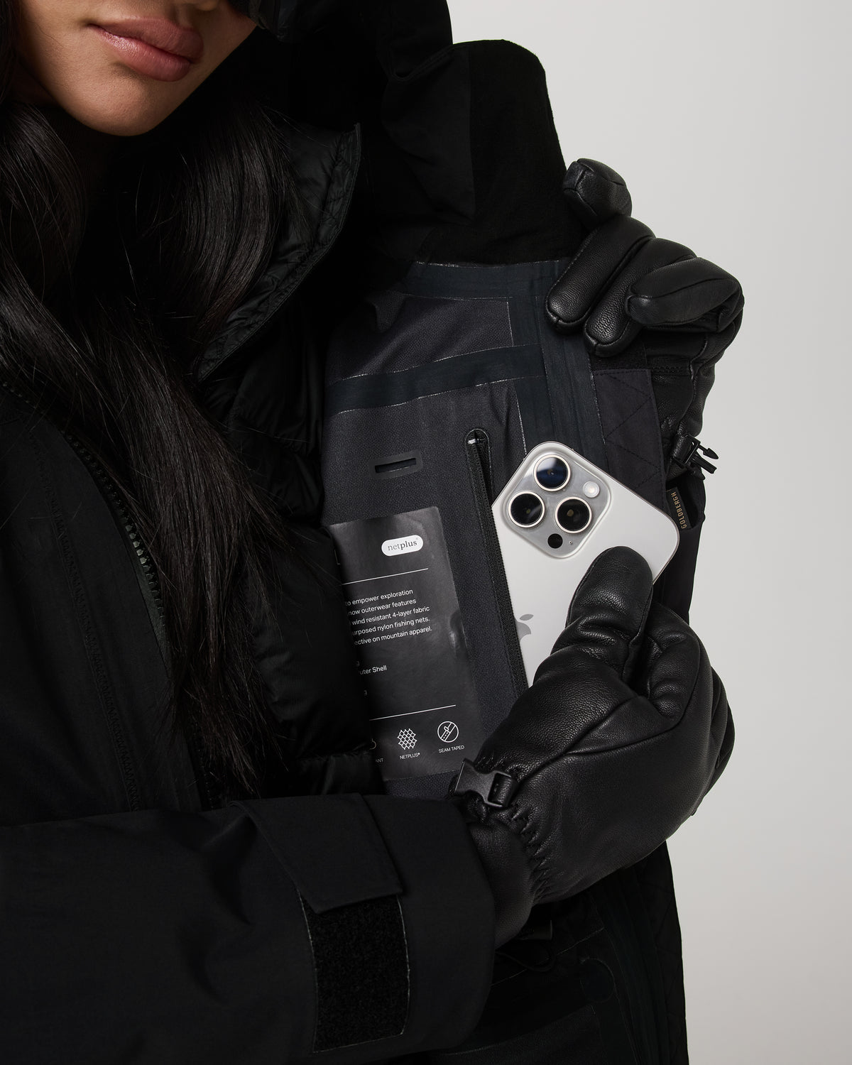 Women's Taika Snow Shell Black Ski/Board Jacket - Vuori