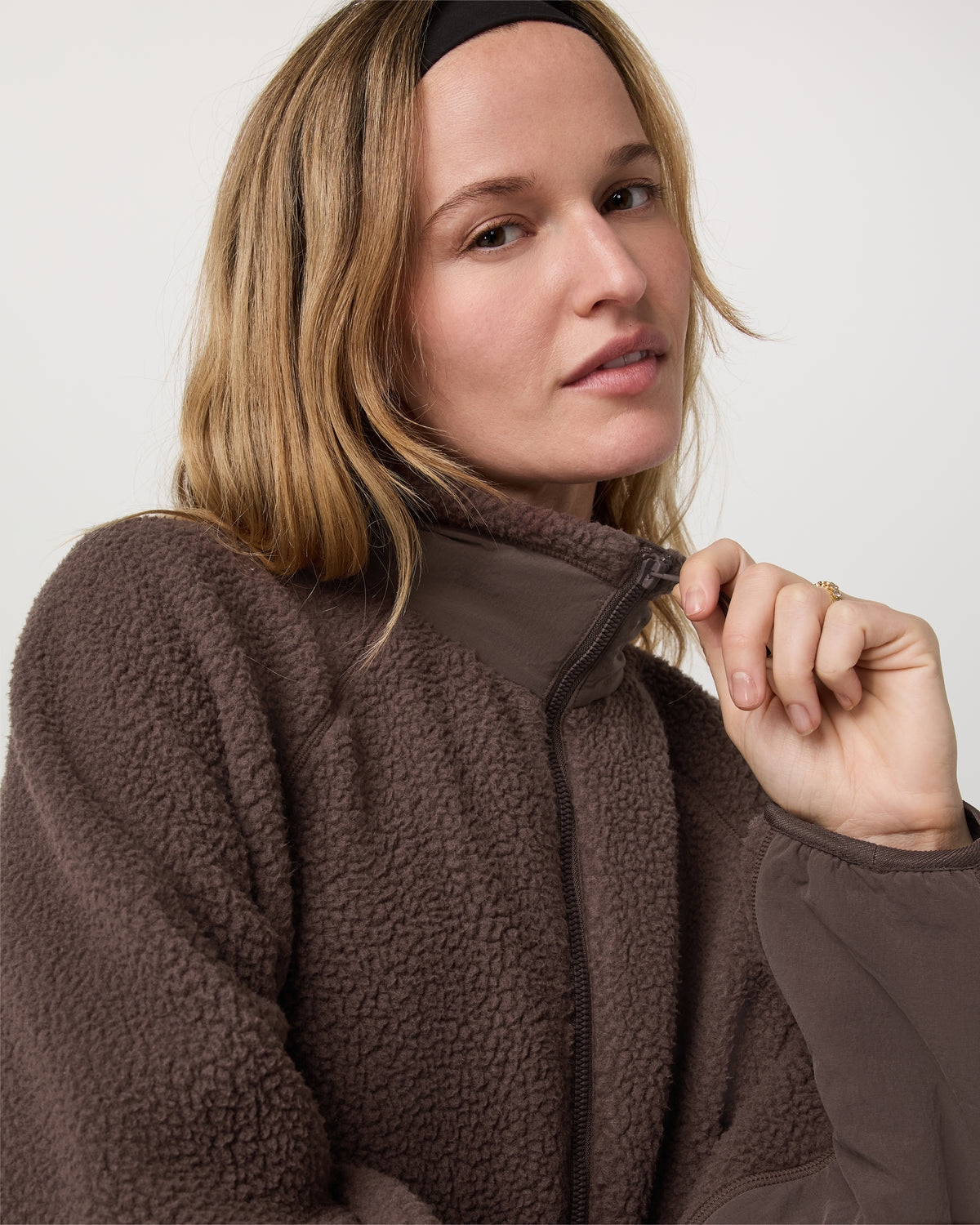Alpine Jacket Women's Cozy Fleece Jacket in Java - Vuori