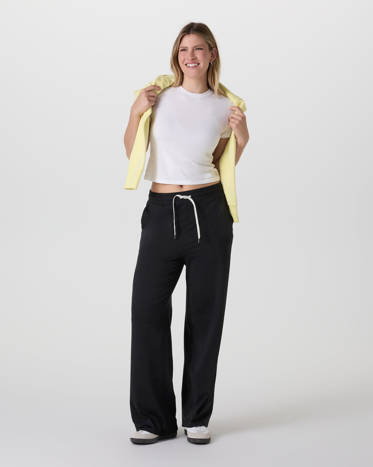 Halo Essential Wideleg Black Heather Pants - Vuori