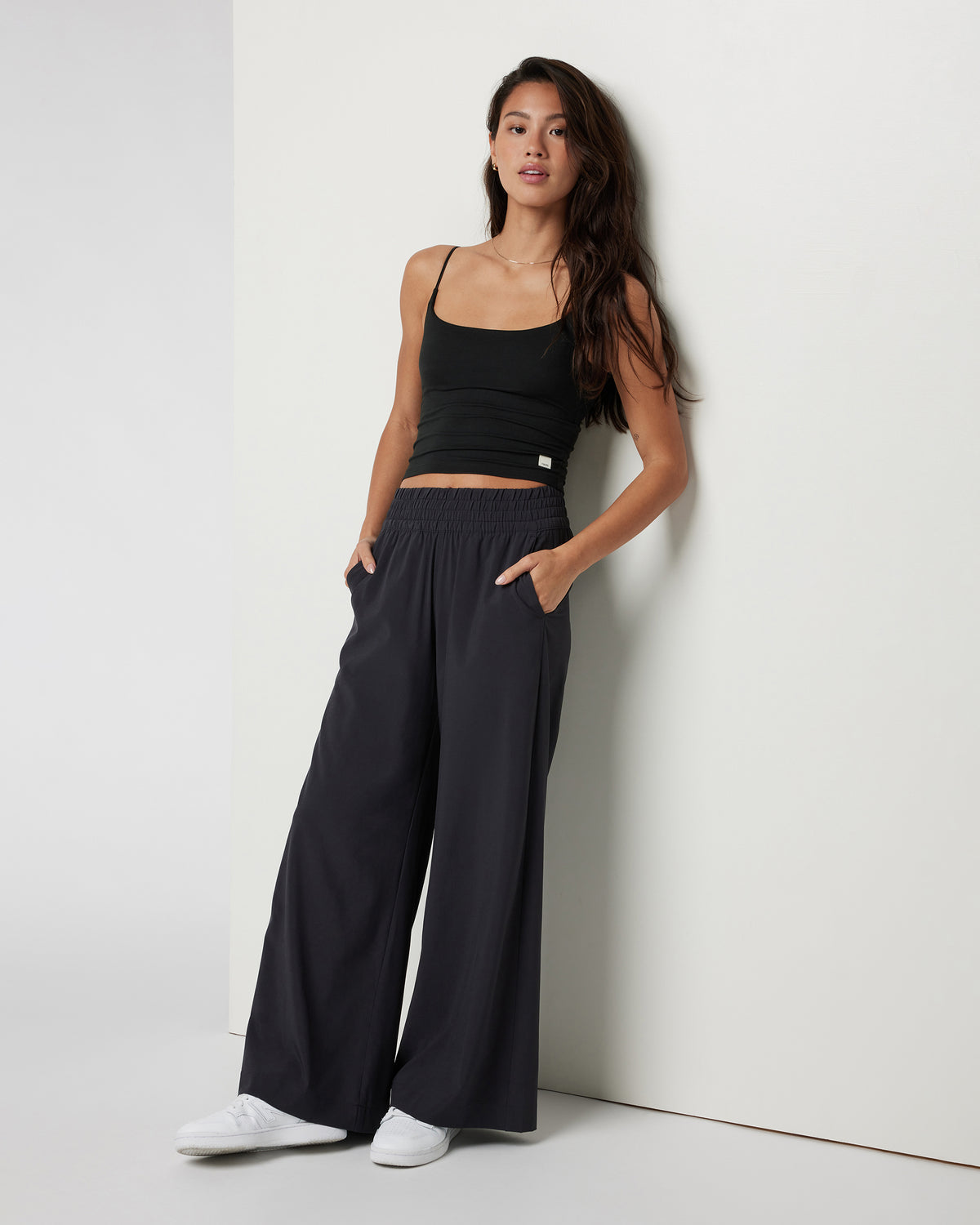 Villa Wideleg - Short Black Wide Leg Pants - Vuori