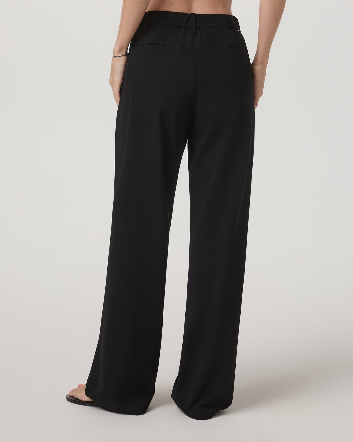 Miles Trouser Women's Black Straight Leg Pants - Vuori