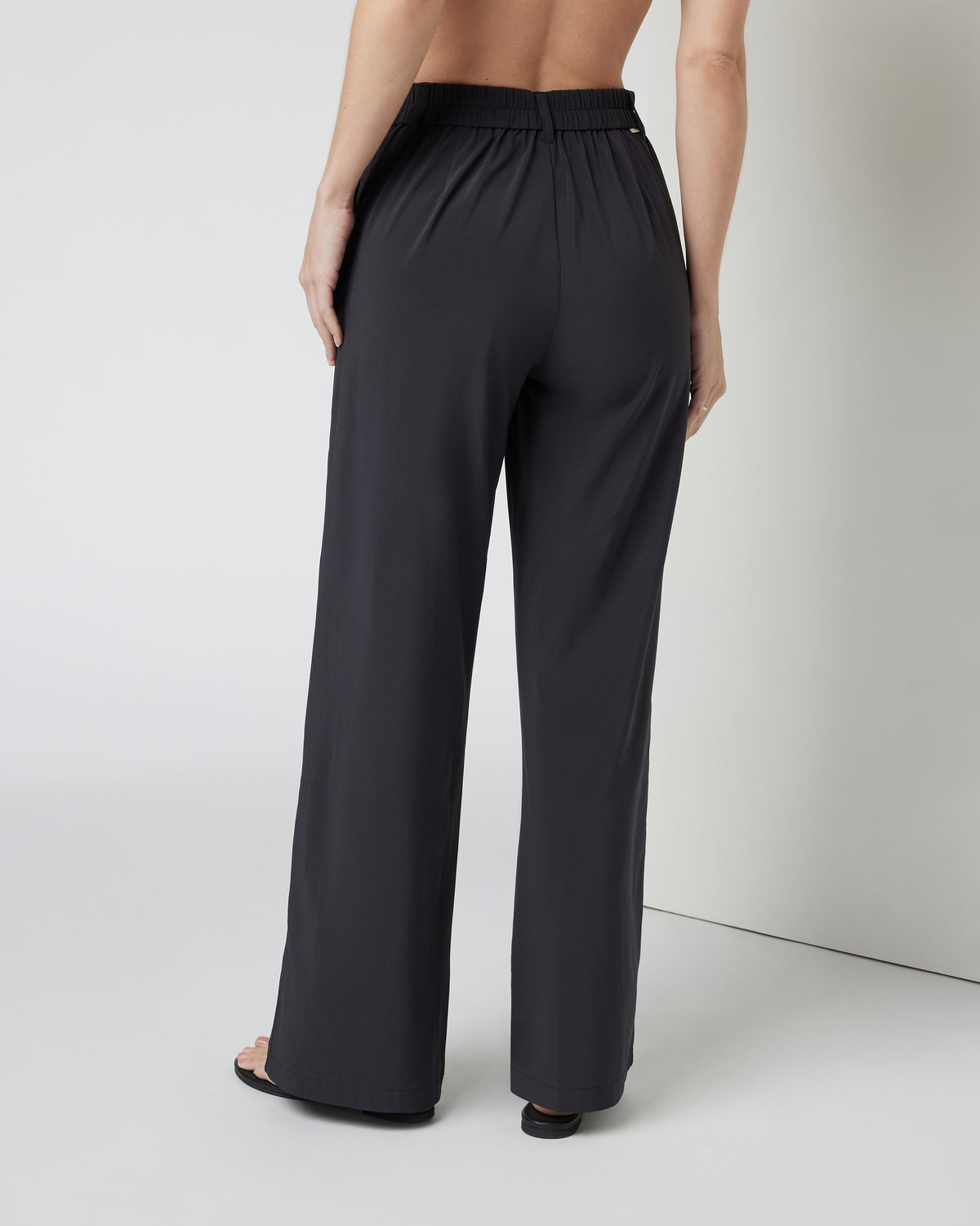 Villa Trouser-Short Black Tailored Pants - Vuori