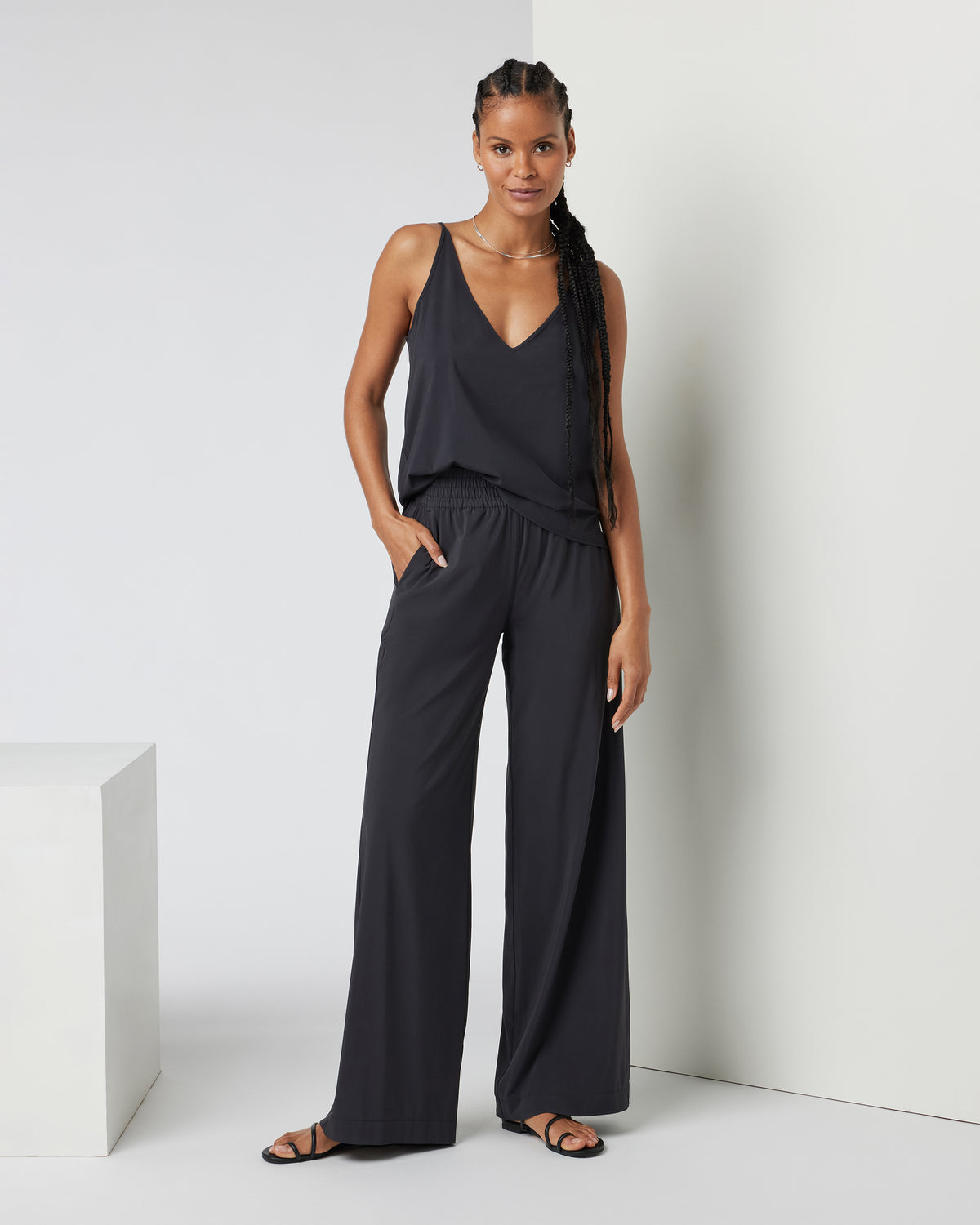 Villa Wideleg - Long Black Tall Wide Leg Pants - Vuori