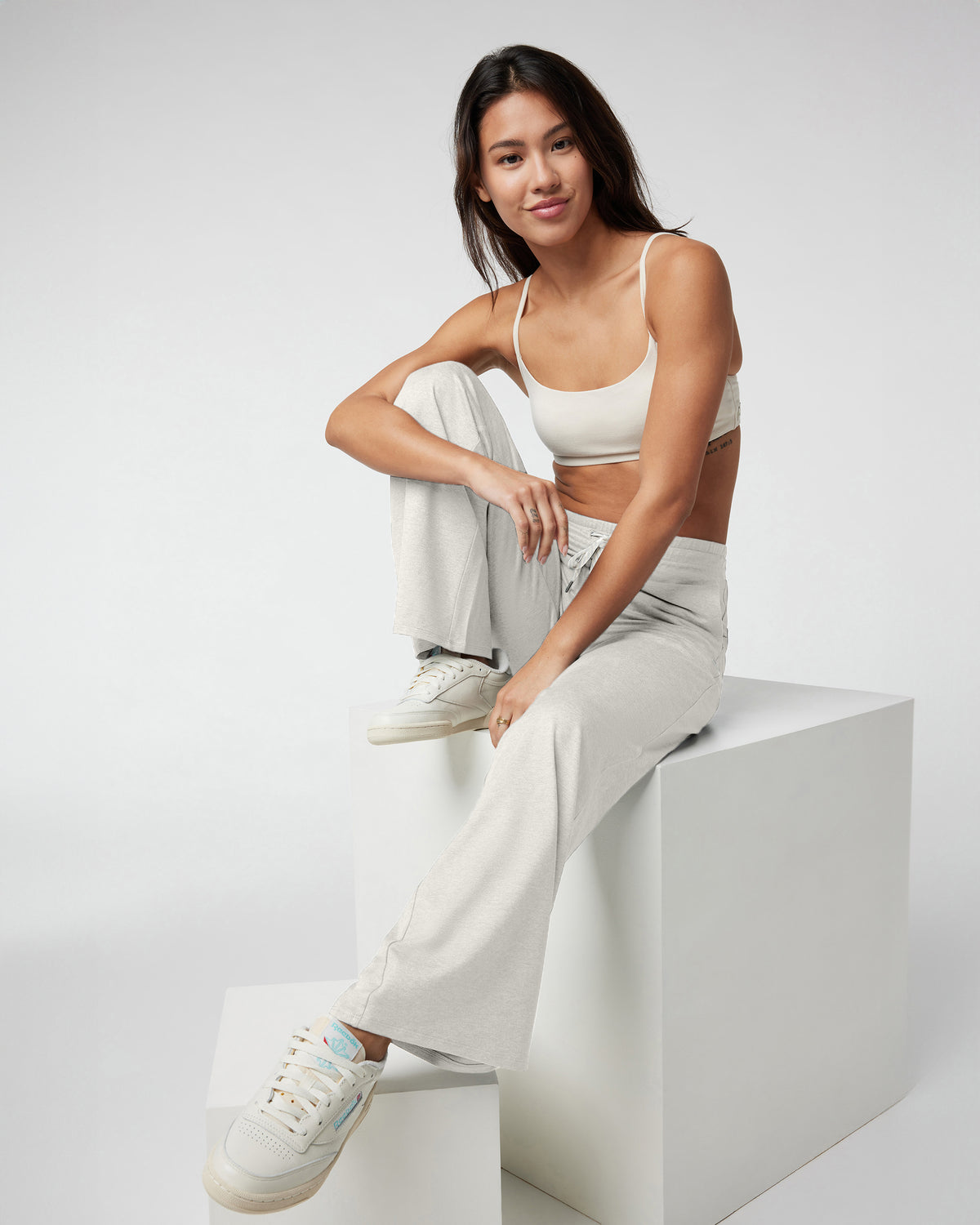 Halo Essential Wideleg - Short Ecru Heather - Vuori