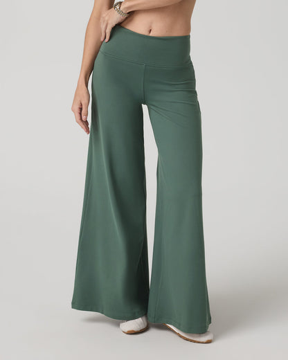 Halo Easy Wideleg Pant - Short Women's Agate Green Pants - Vuori