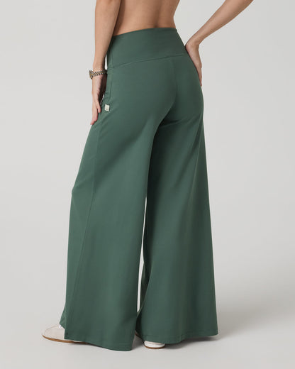 Halo Easy Wideleg Pant - Short Women's Agate Green Pants - Vuori