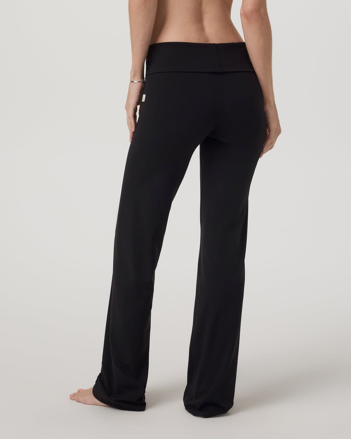 Vuori AllTheFeels™ Foldover Pant Women's Black Pants - Vuori