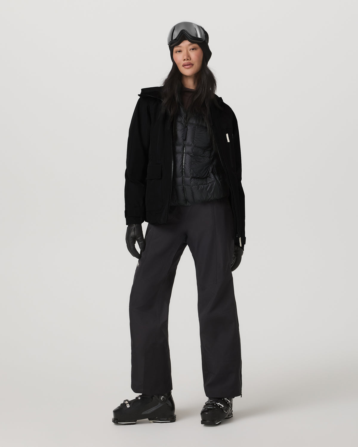 Women's Taika Snow Bib Black Ski/Board Bottoms - Vuori