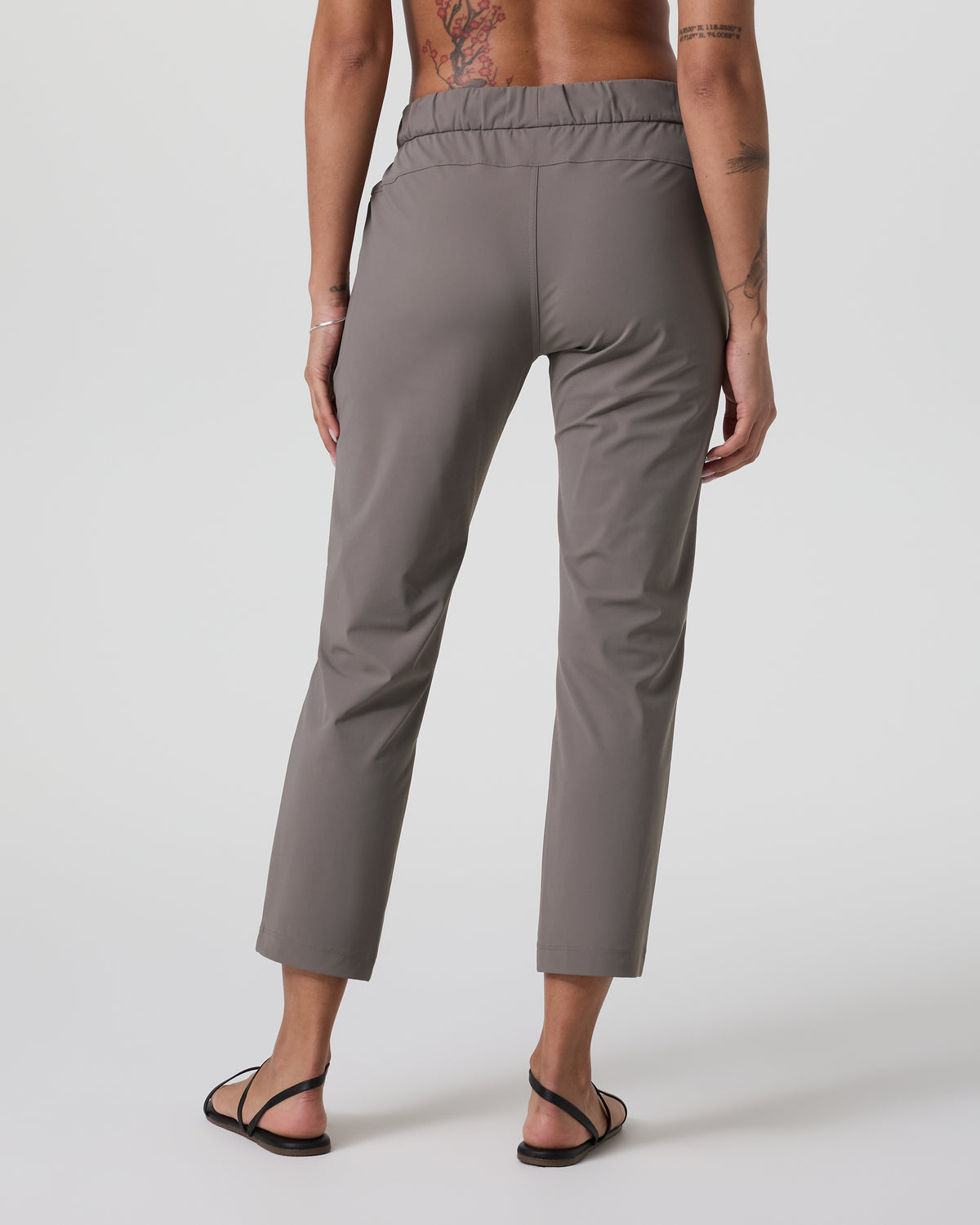 Miles Ankle Pant Women's Chia Cropped Pants - Vuori