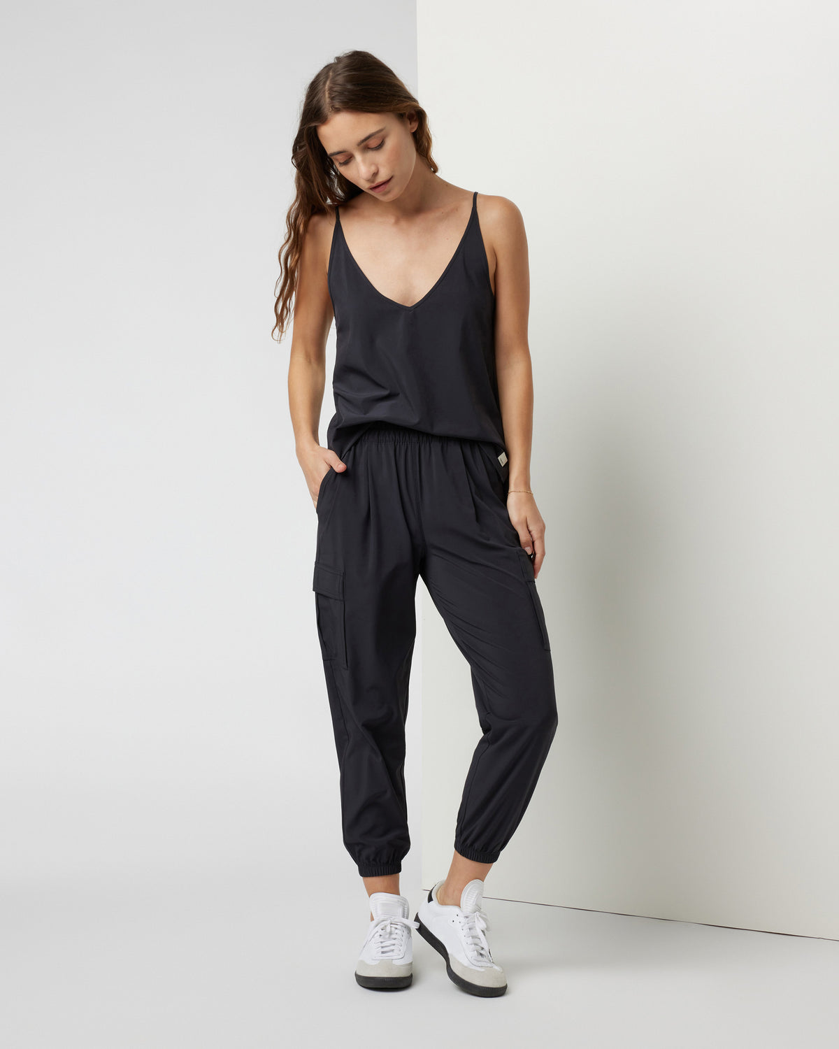 Villa Cargo Jogger Women's Black Cargo Jogger Pants - Vuori
