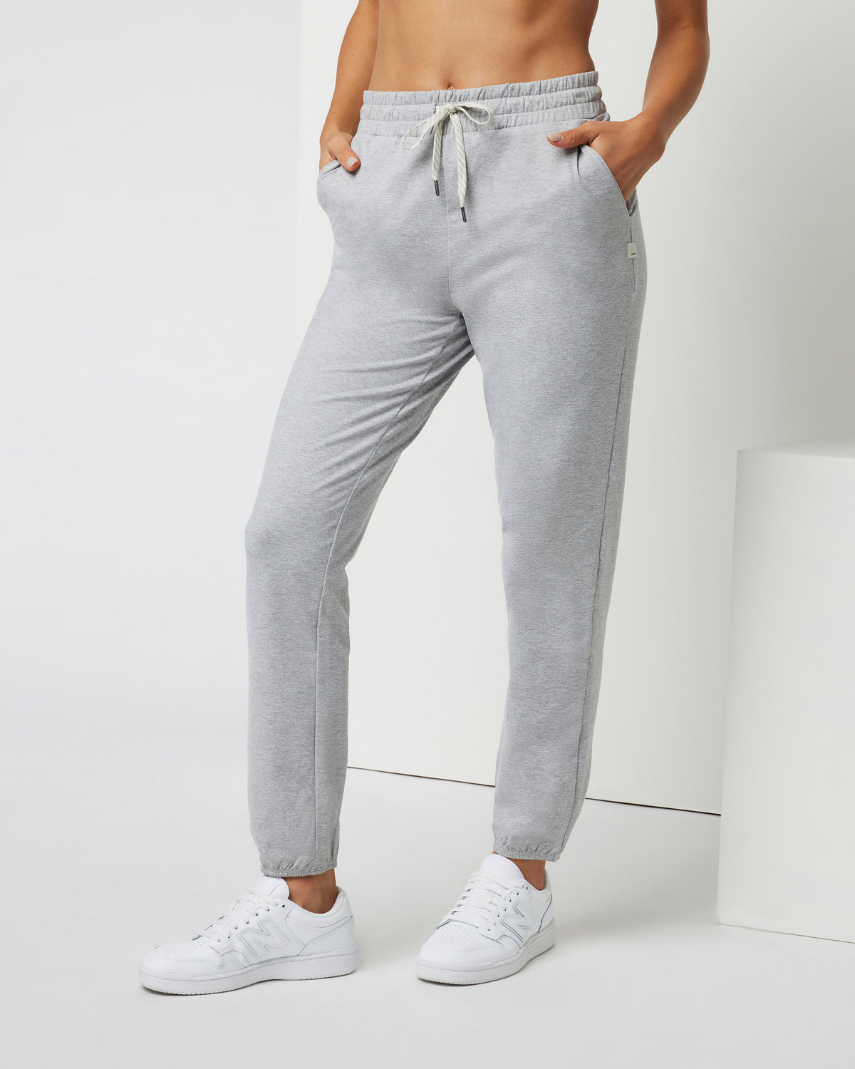 Granite Performance Jogger Light Heather Grey - Vuori