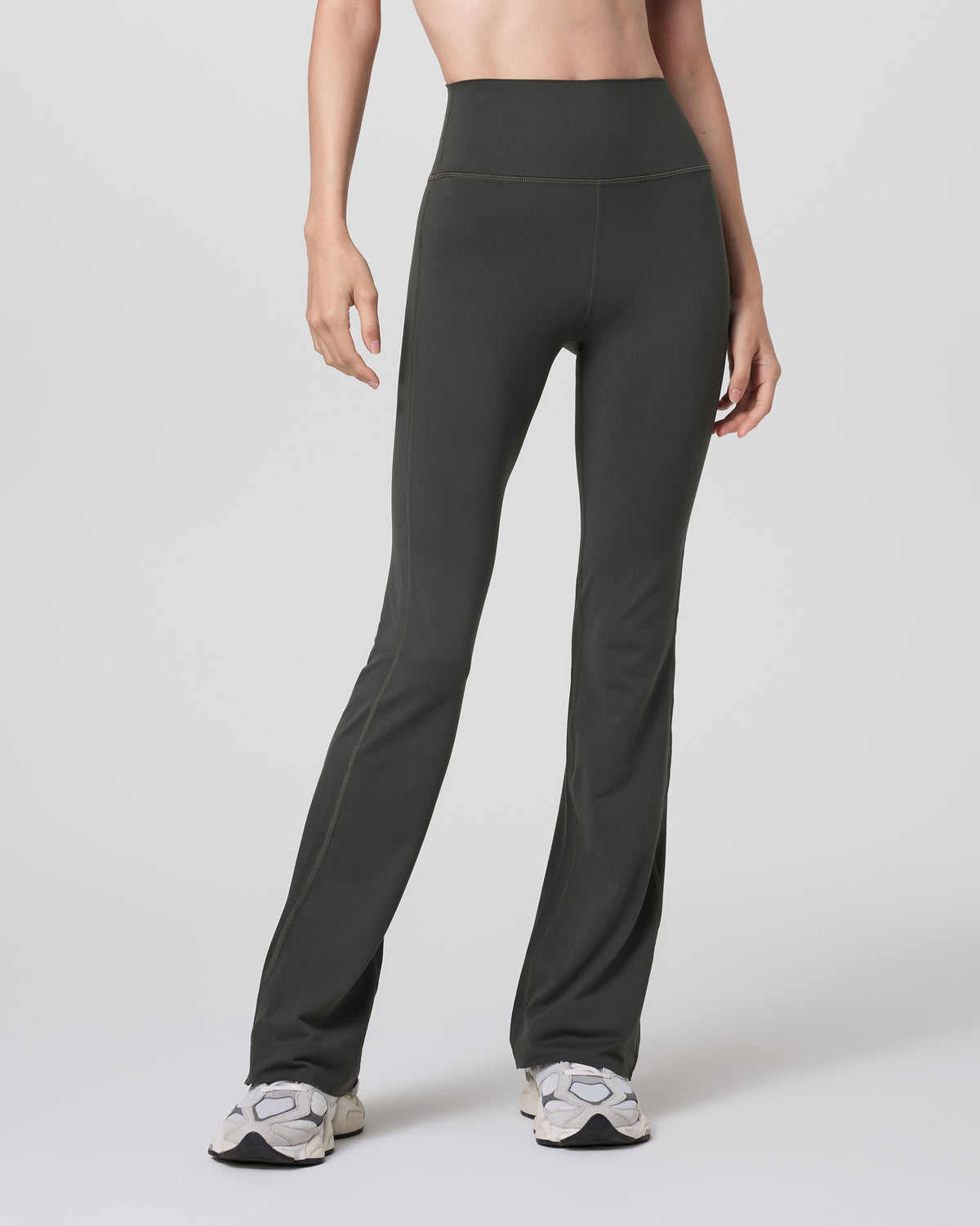 Halo Slim Flare Pant Women's Kale Pants - Vuori