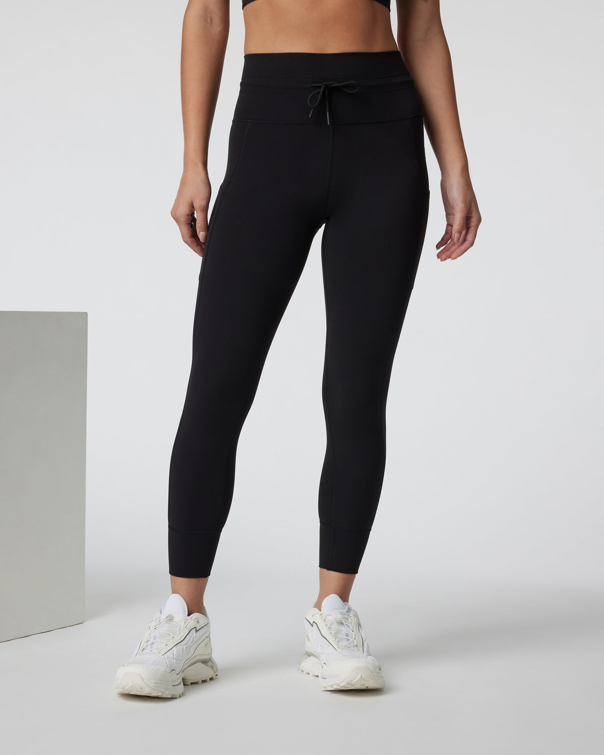 Daily Legging - Short Women's Black Short Leggings - Vuori