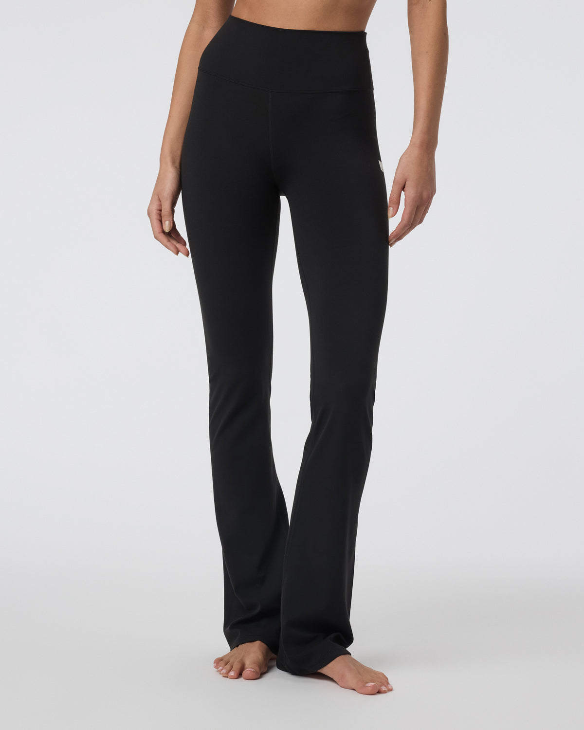 Vuori AllTheFeels™ Slim Flare - Long Black - Vuori
