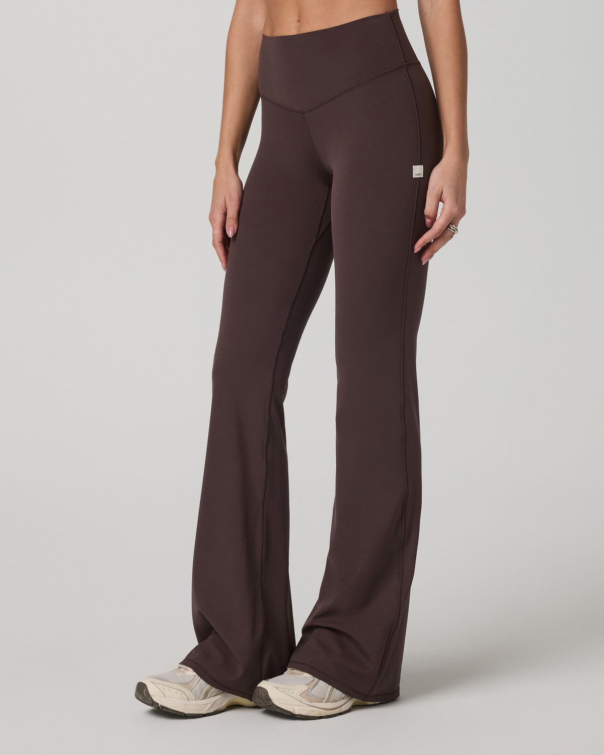 Vuori AllTheForm™ Flare - Short Women's French Roast Leggings - Vuori