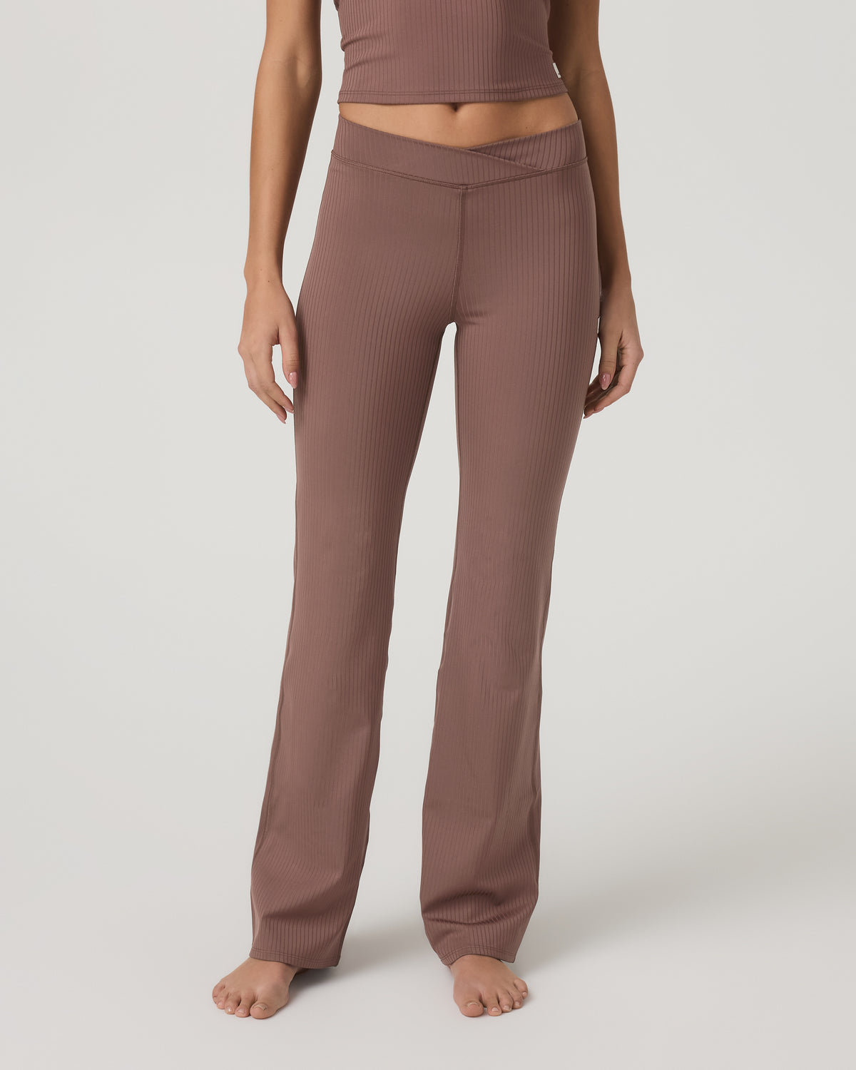 Inversion Rib Slim Flare Women's Sable Slim Flare Leggings - Vuori