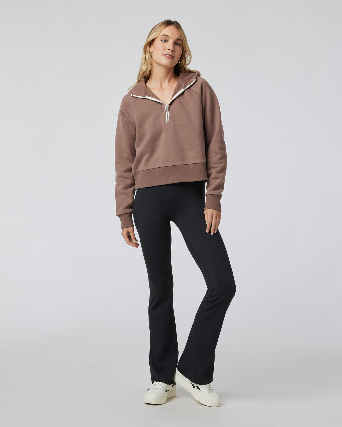 Halo Slim Flare Women's Black Flare Leggings - Vuori