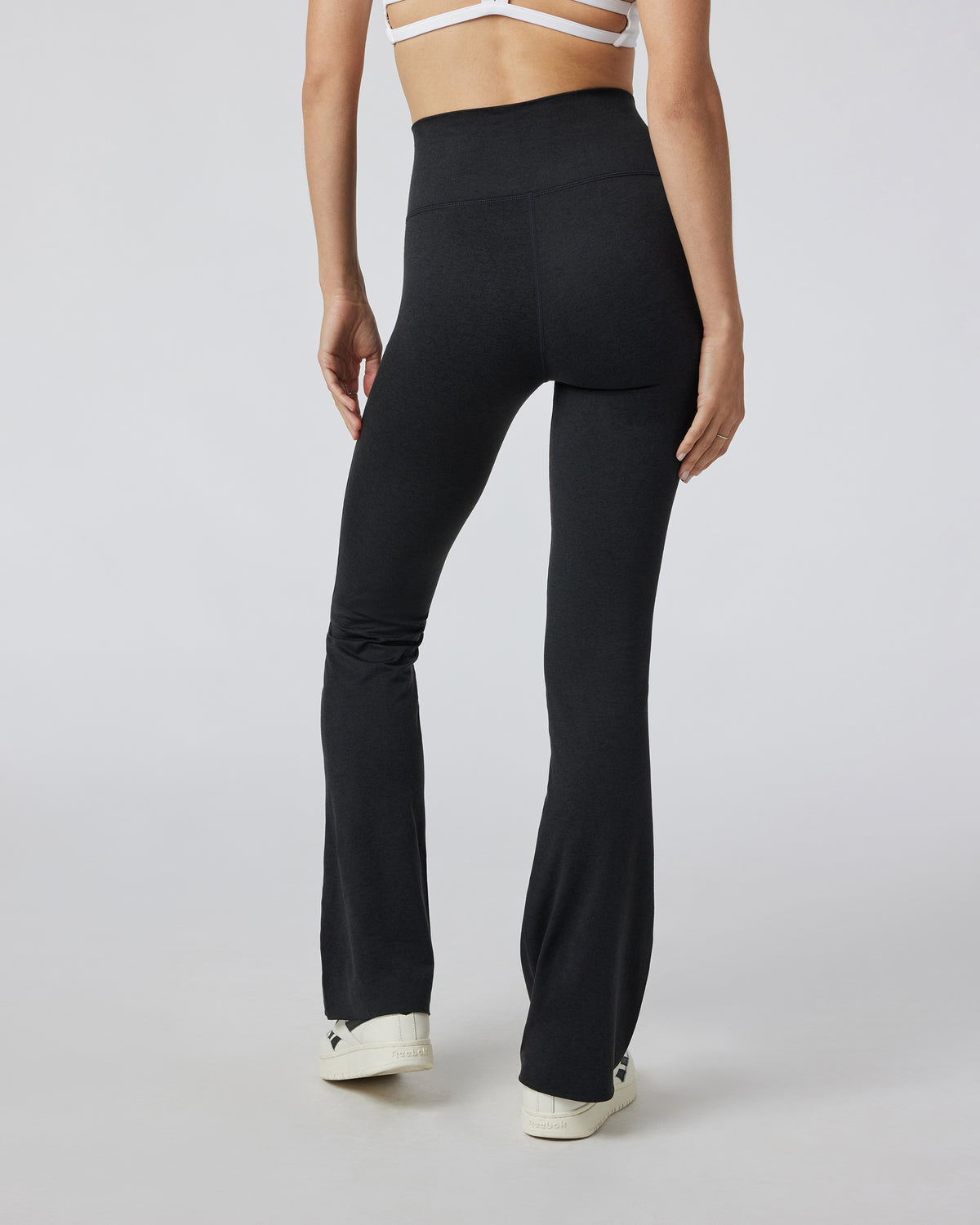 Halo Slim Flare Women's Black Flare Leggings - Vuori