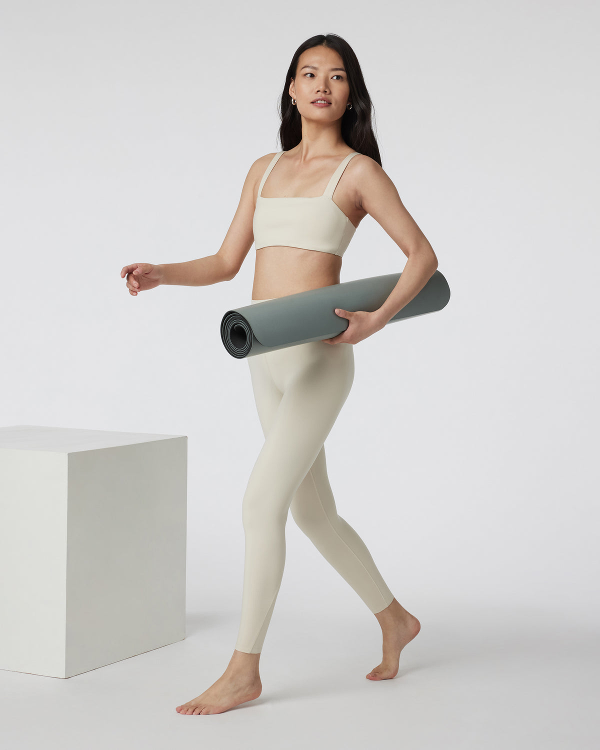 Evolve Legging Bone High-Rise Leggings - Vuori
