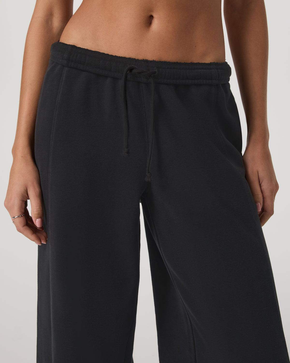 Sedona Barrel Sweatpant Women's Black Relaxed Fit Pants - Vuori