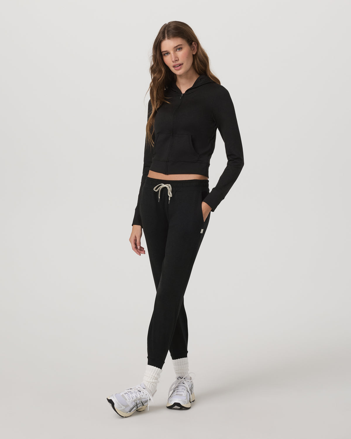Performance Jogger Black Heather Sweatpants - Vuori
