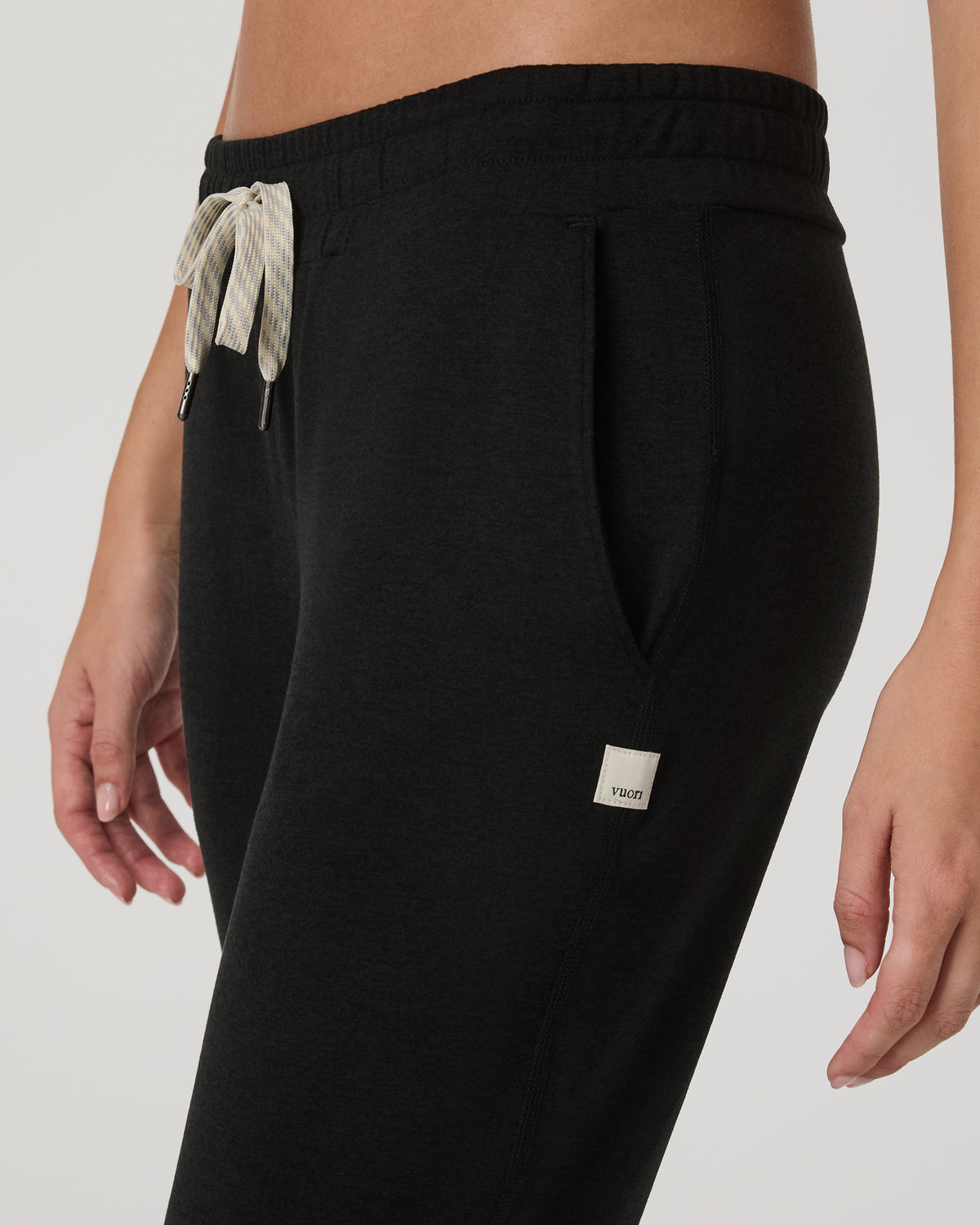 Performance Jogger Black Heather Sweatpants - Vuori