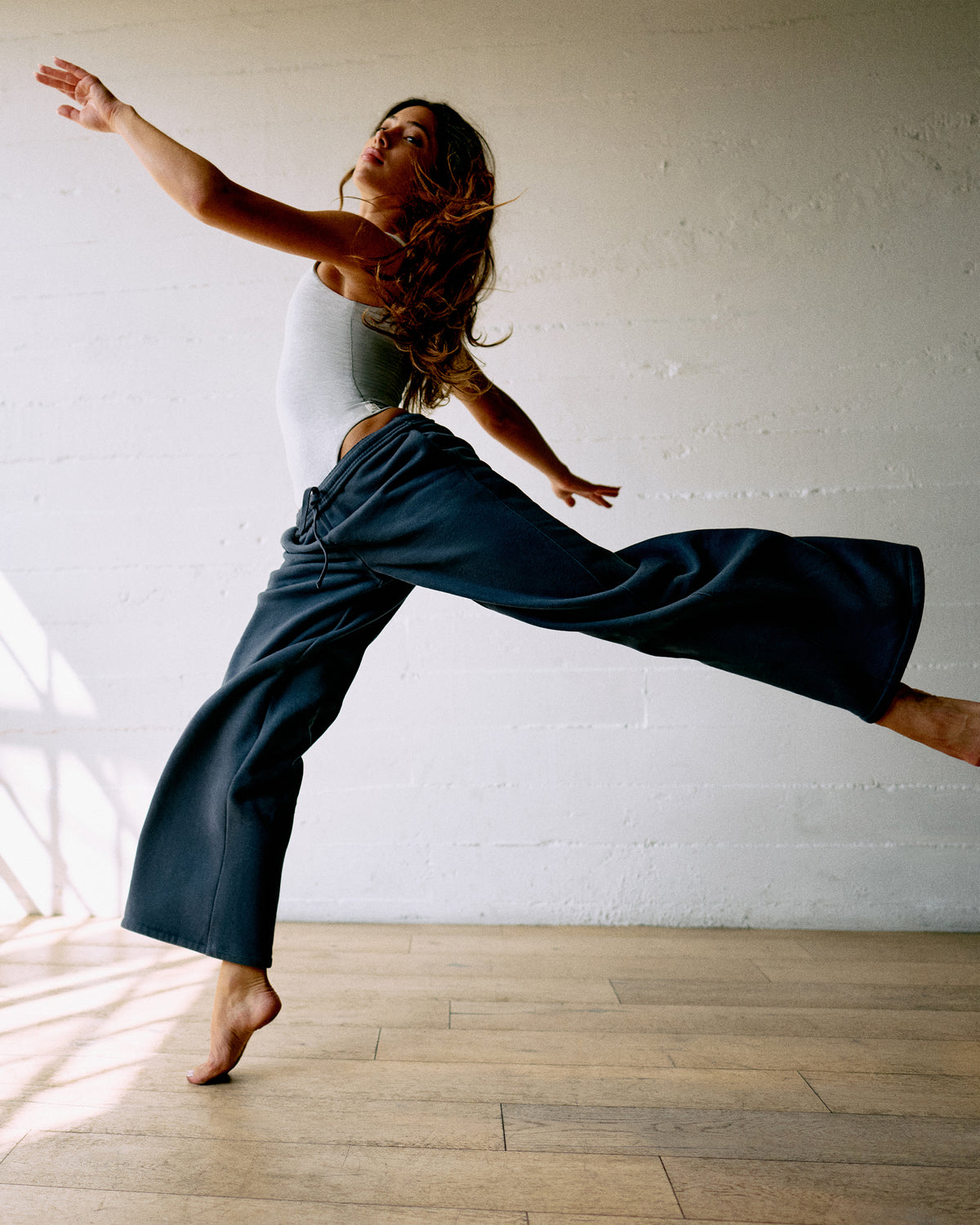 Restore Ultra Wideleg Sweatpant Women's Ocean Blue Pants - Vuori